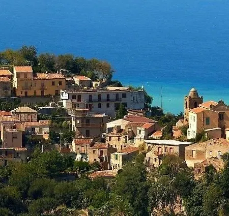 Bella Casa D'epoca In Splendido Borgo Siciliano * Piraino