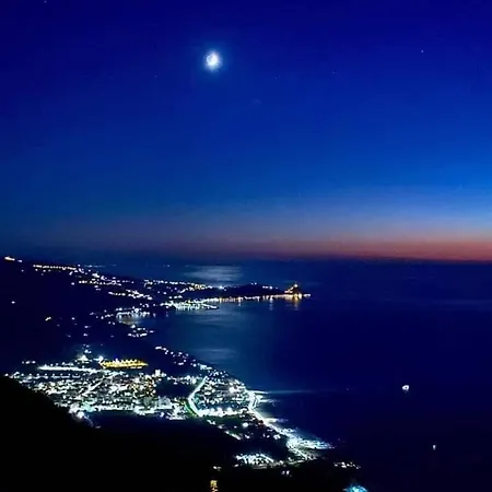 Апартаменты Bella Casa D'epoca In Splendido Borgo Siciliano *