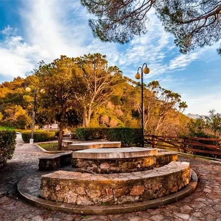 Bella Casa D'epoca In Splendido Borgo Siciliano Апартаменты Пираино