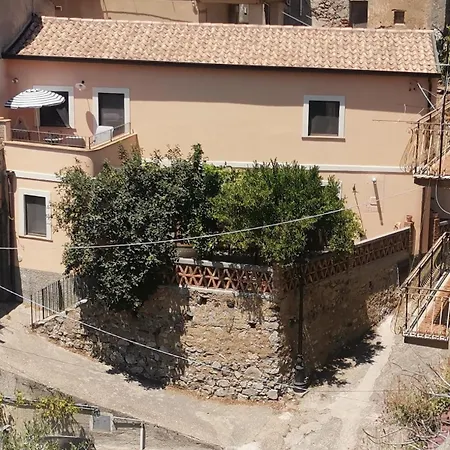 Bella Casa D'epoca In Splendido Borgo Siciliano Apartment *
